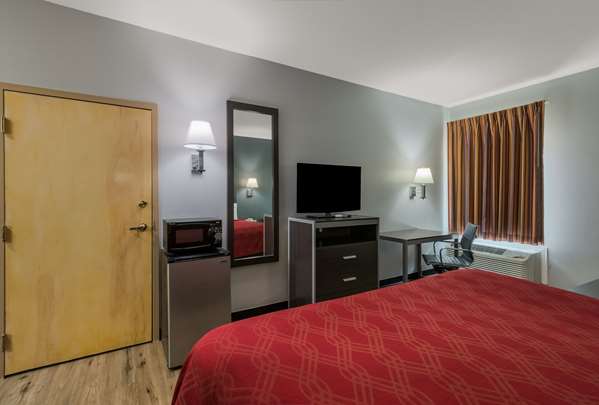  - Econo Lodge Inn & Suites Diamondhead - I-10, Exit 16