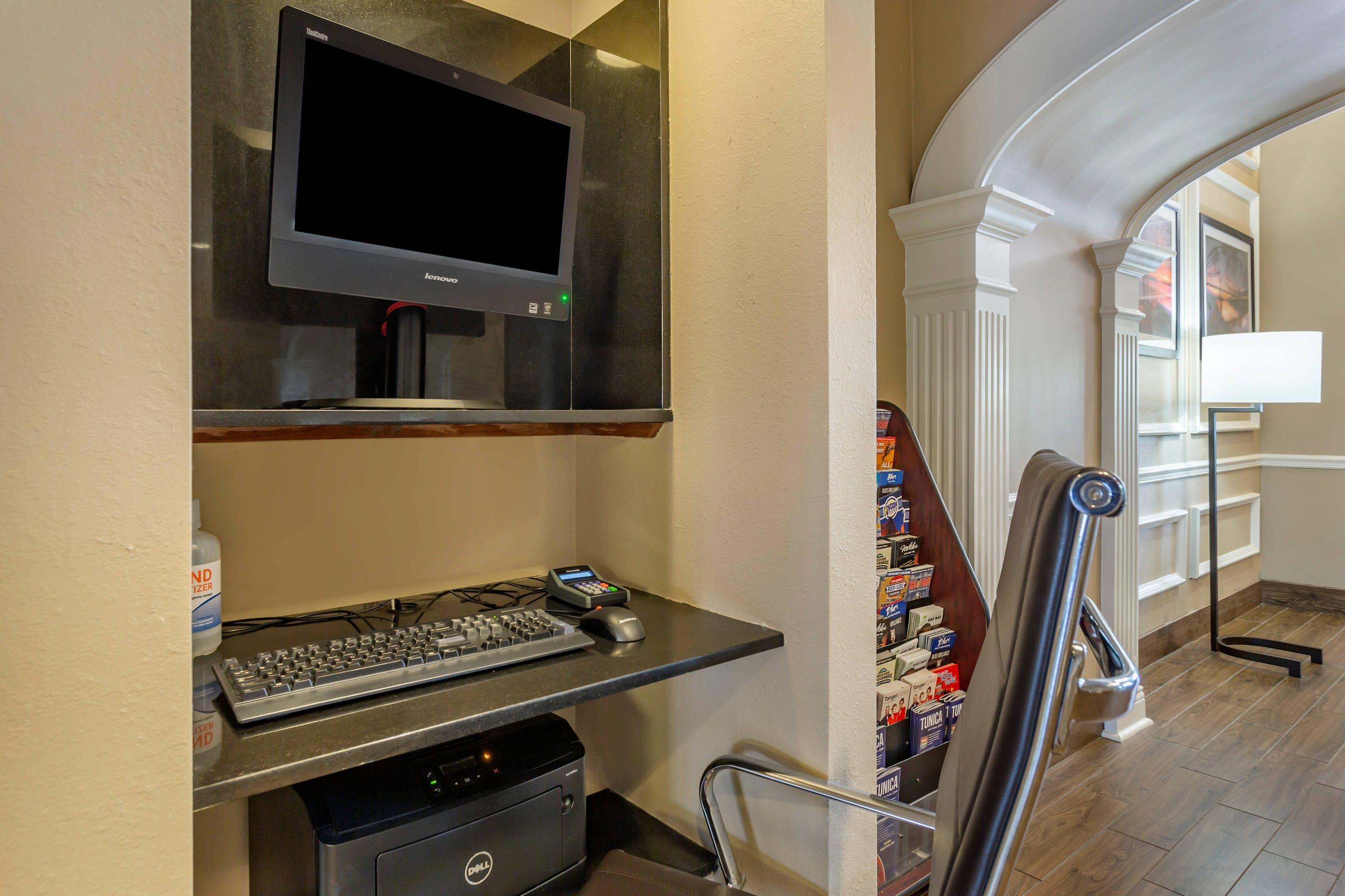 Business center | Comfort Suites Southaven I-55