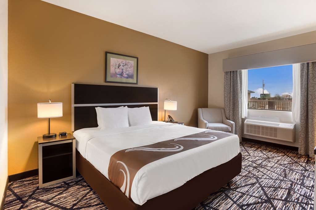 QUALITY INN AND SUITES PEARL-JACKSO-guestroom-Guest Room,On-Site.jpg