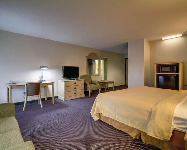 Suite - Quality Inn Hattiesburg - I-59, Exit 67A