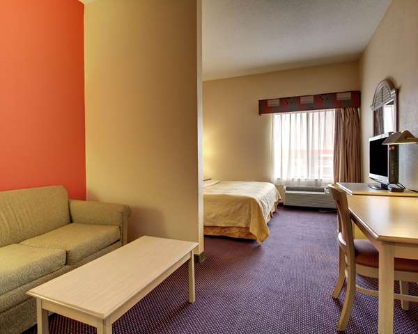 Suite - Quality Inn Hattiesburg - I-59, Exit 67A