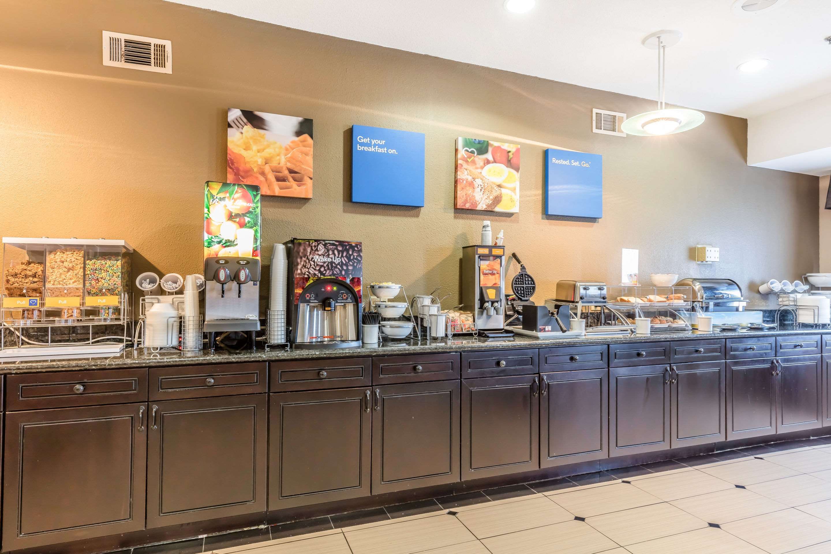 Breakfast area