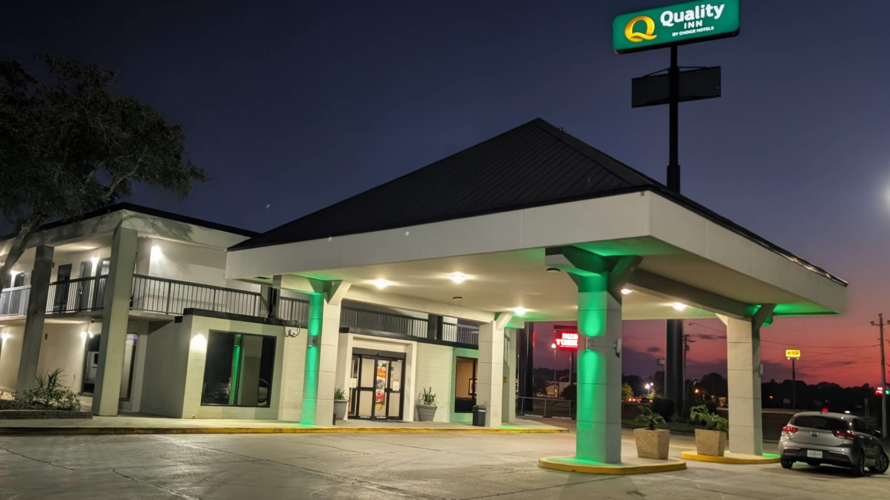 Hotel exterior | Quality Inn Moss Point
