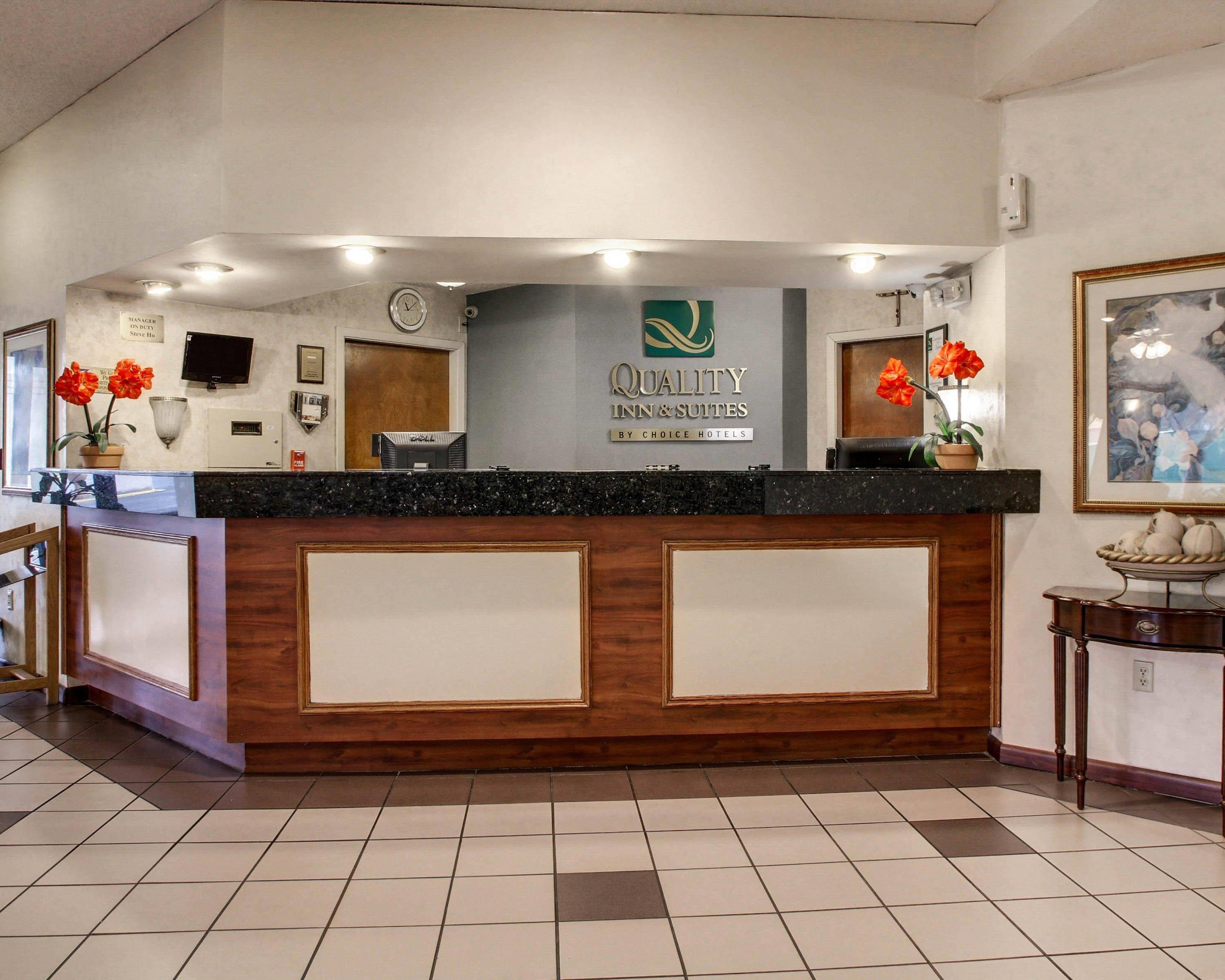 Front desk | Quality Inn & Suites