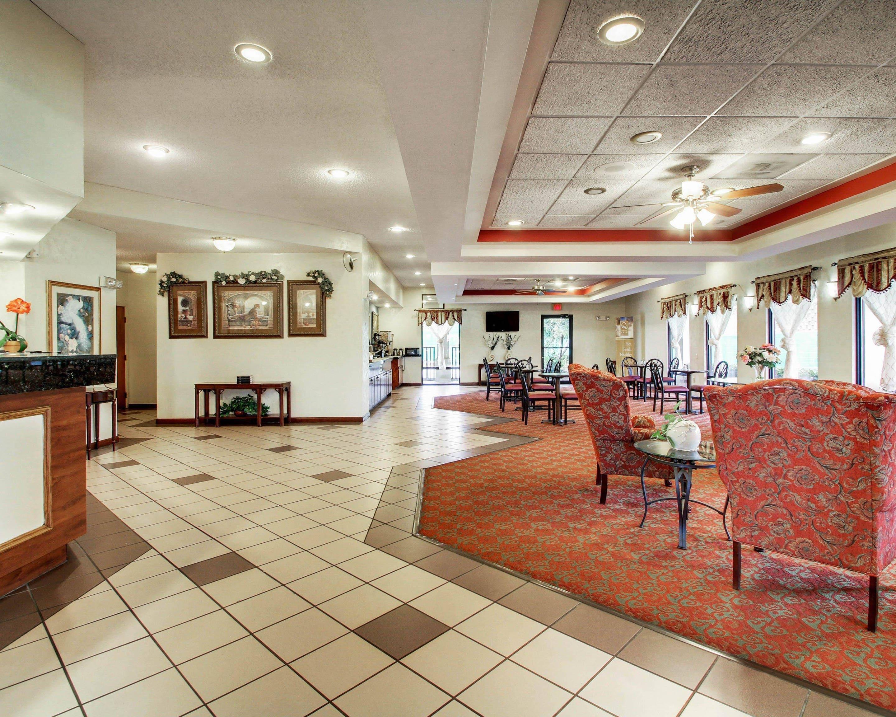 Spacious lobby | Quality Inn & Suites