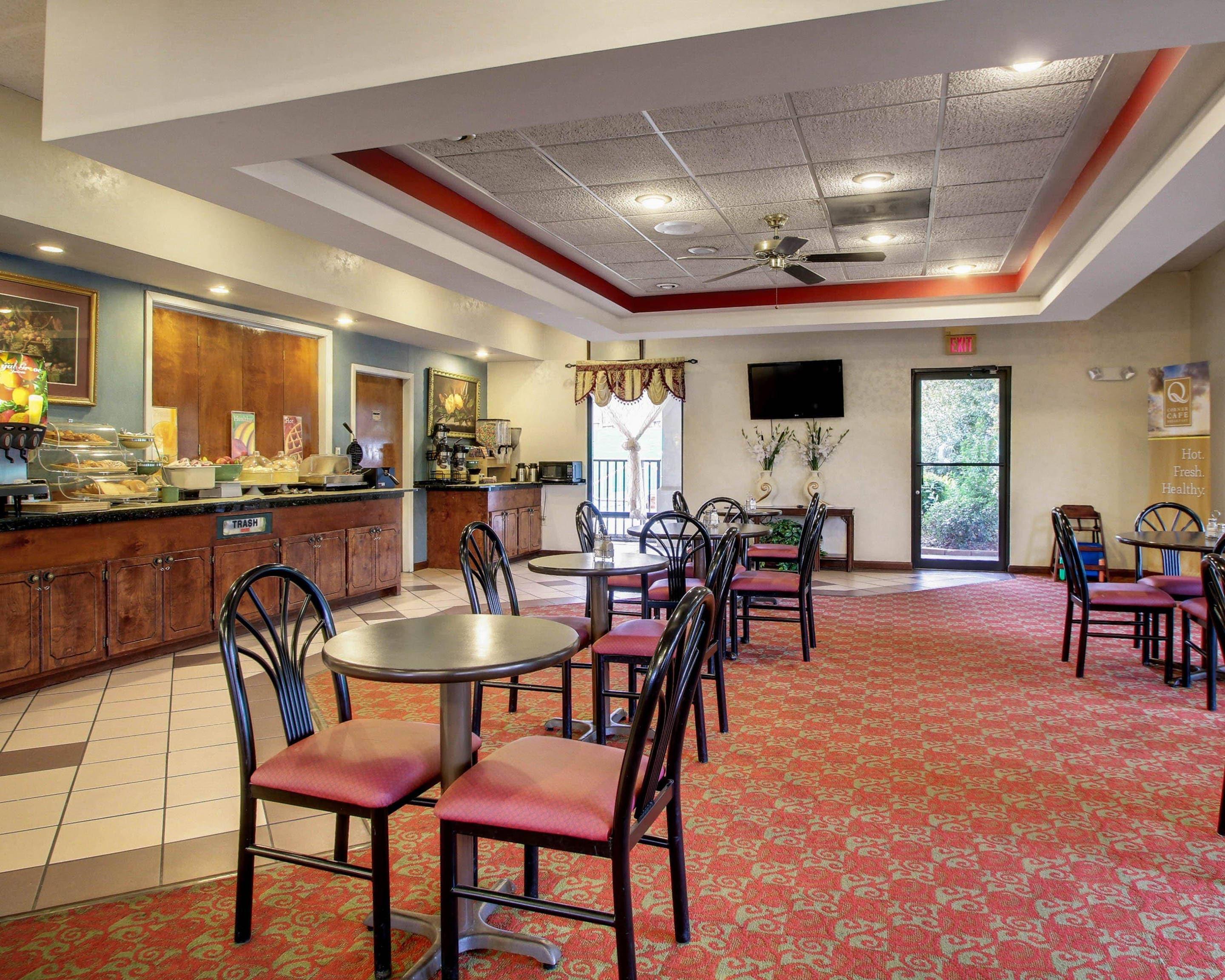 Breakfast room | Quality Inn & Suites