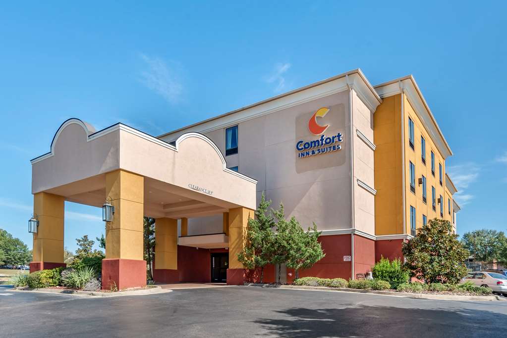 Comfort Inn and Suites Clinton Jackson West