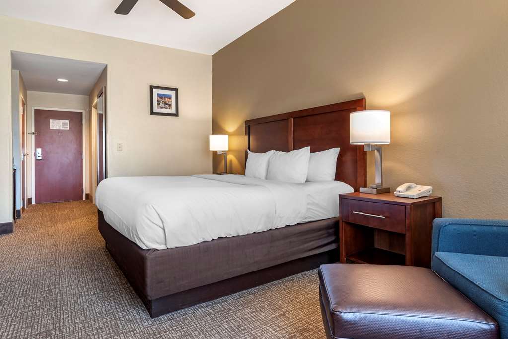COMFORT INN AND SUITES CLINTON - JA-guestroom-Guest Room,On-Site.jpg