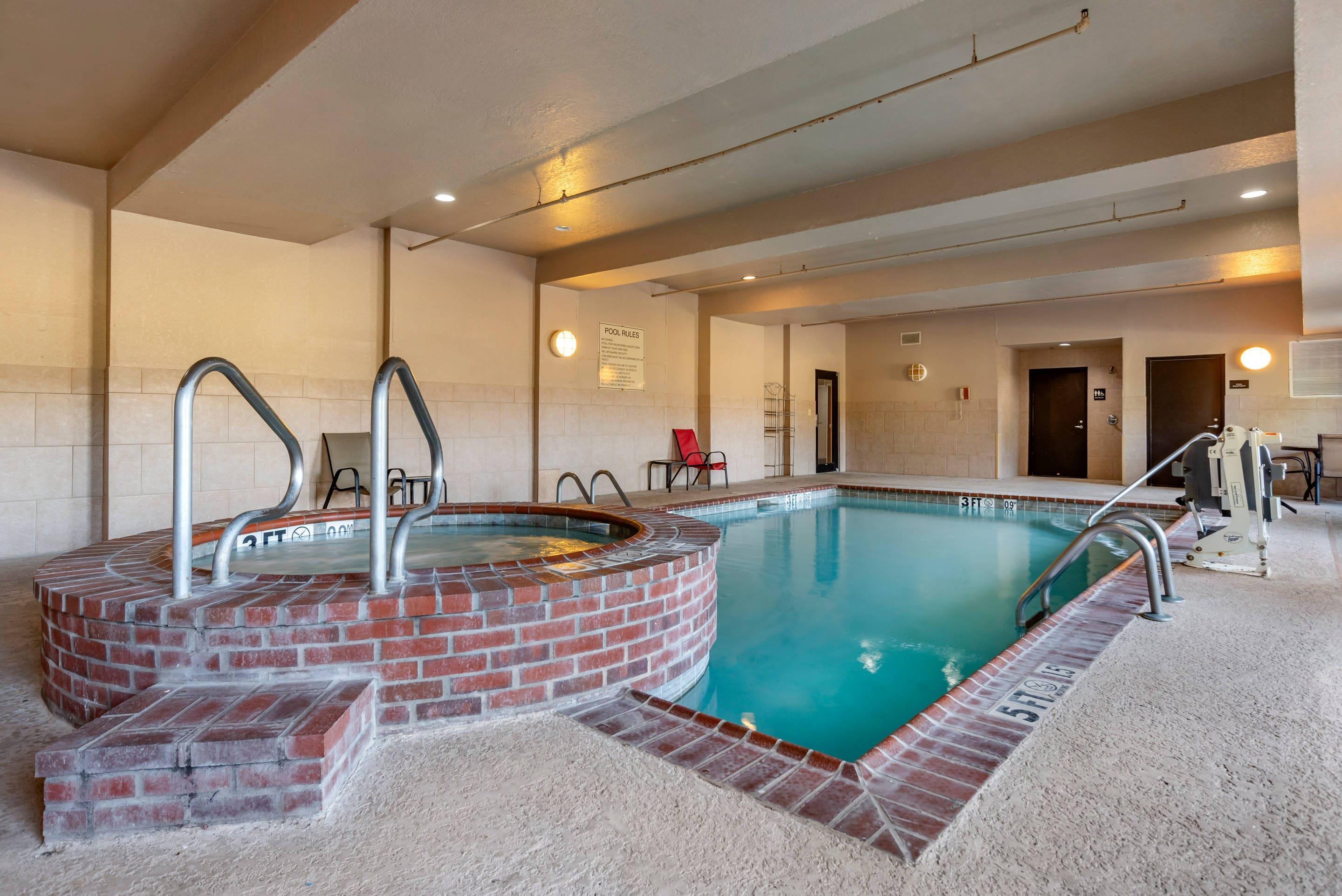 Indoor pool with hot tub | Comfort Inn And Suites