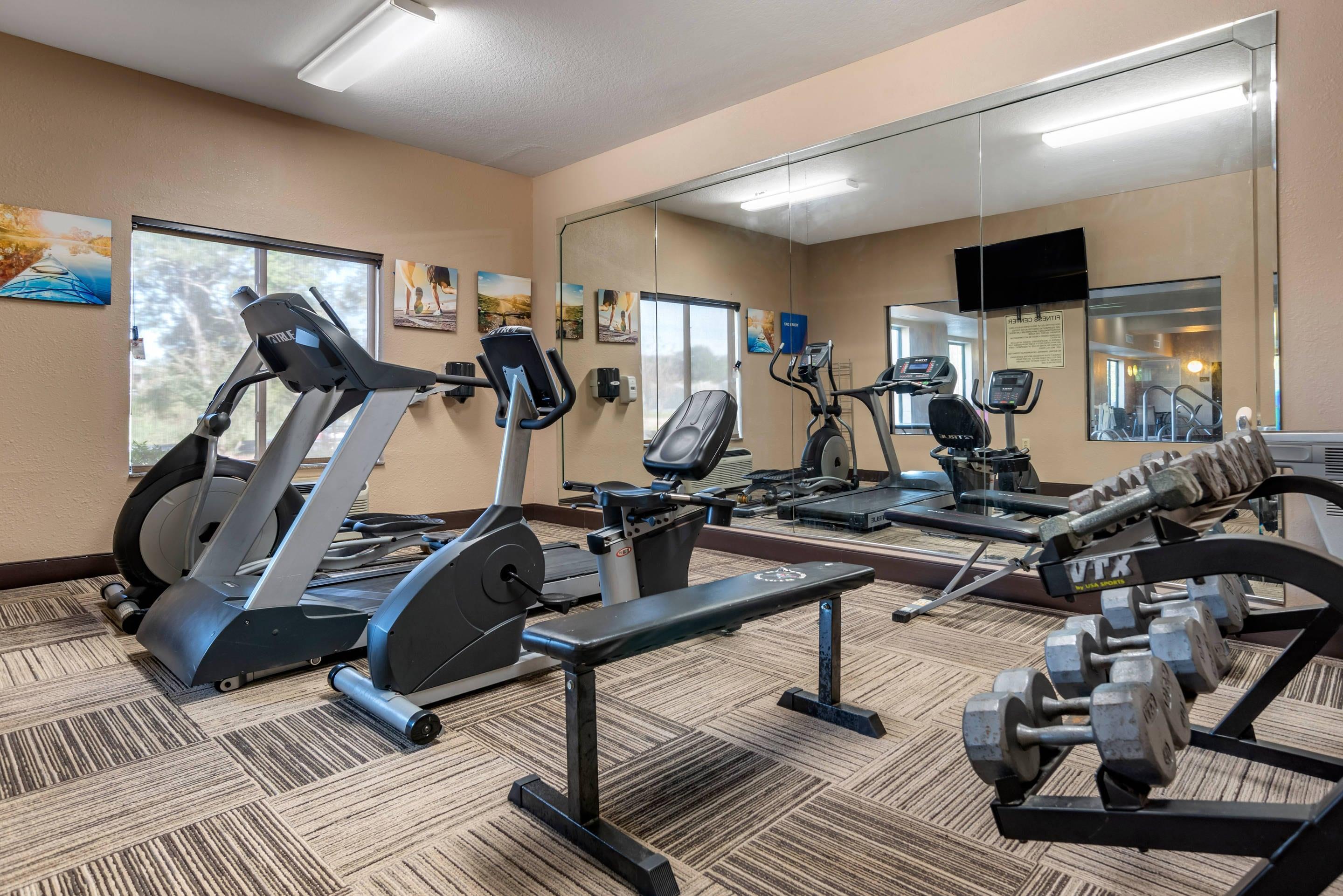 Fitness center | Comfort Inn And Suites