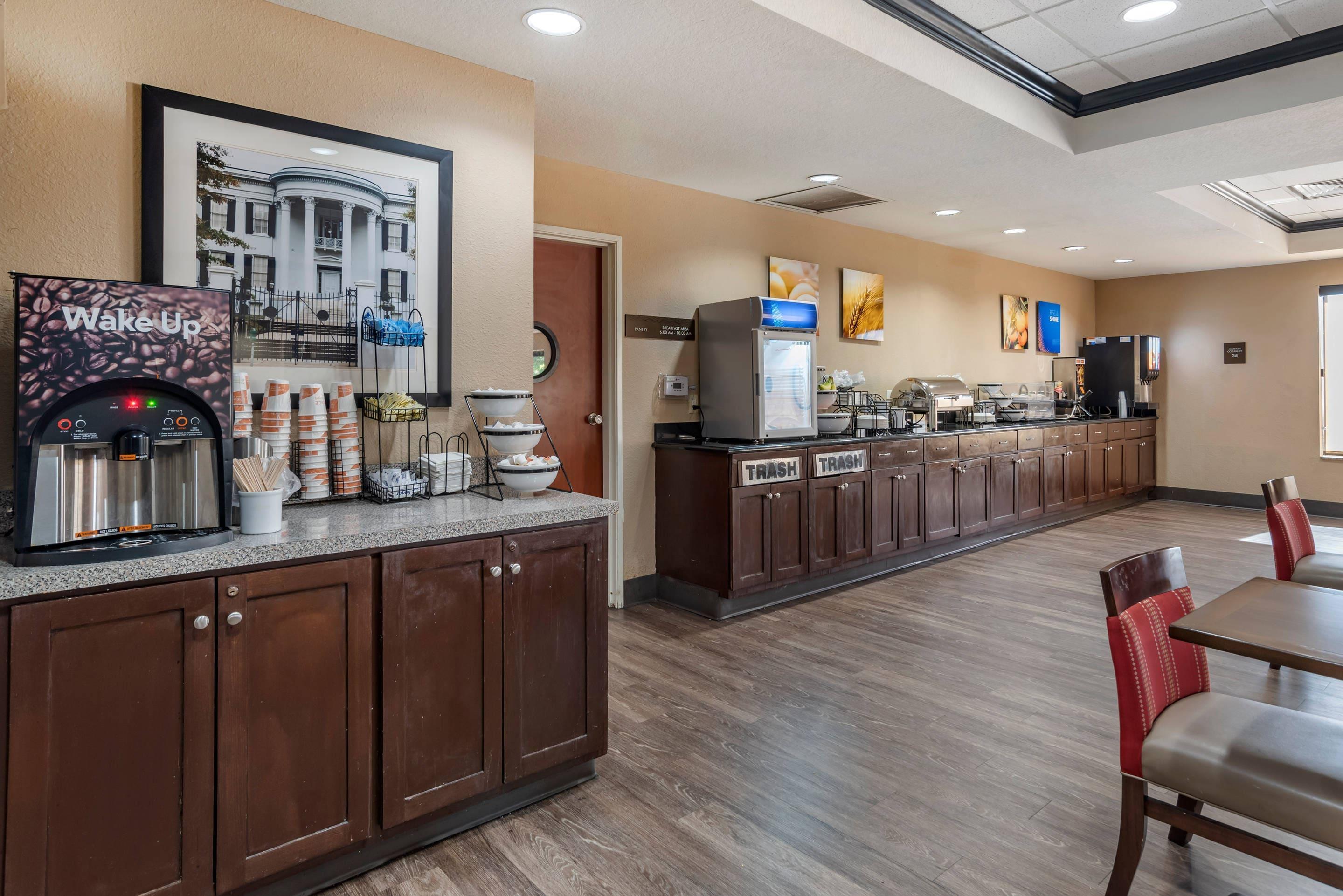 Breakfast counter | Comfort Inn And Suites