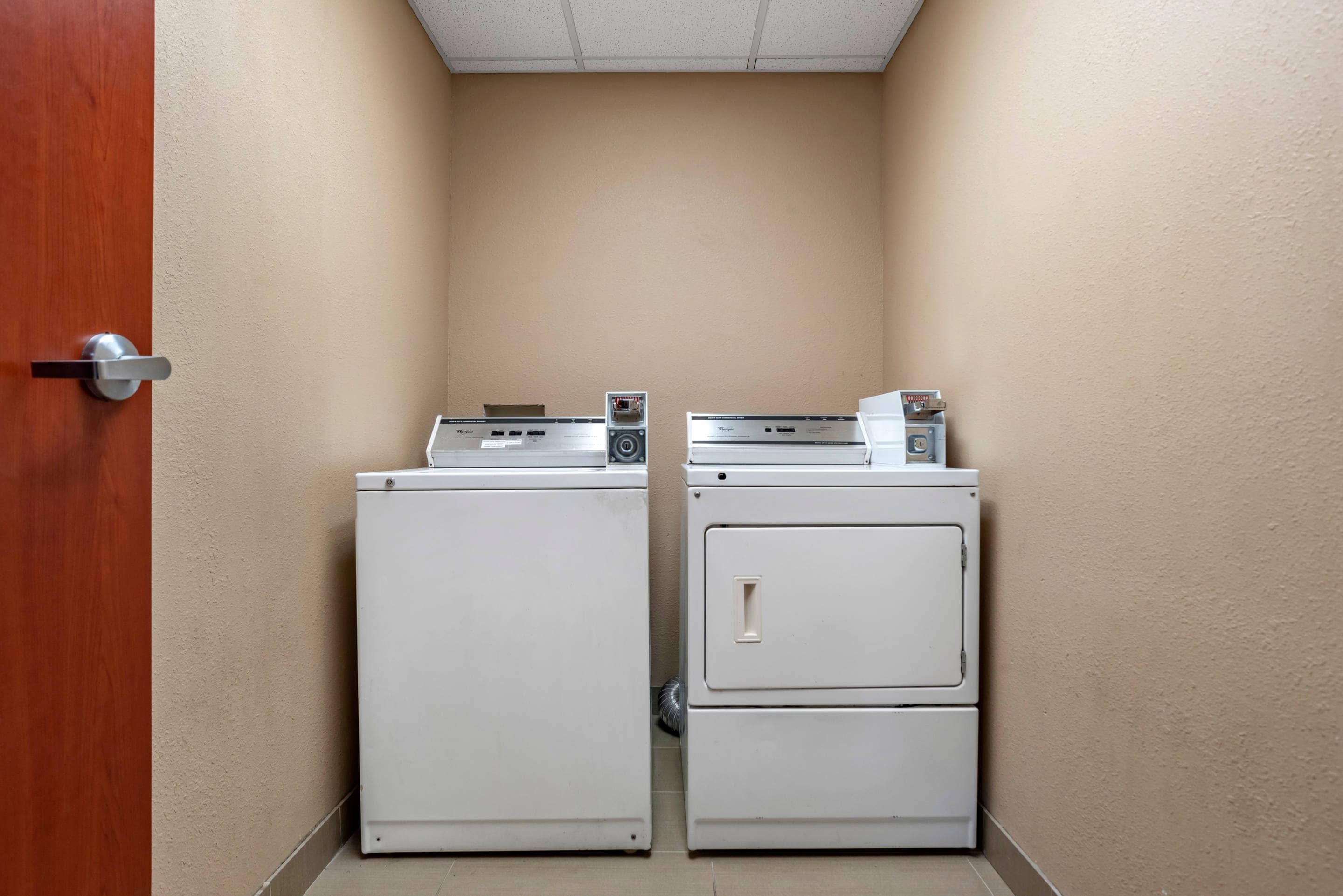 Guest laundry facilities | Comfort Inn And Suites