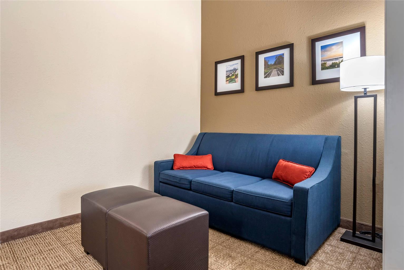 COMFORT SUITES VICKSBURG-guestroom-Guest Room,Suite,On-Site.jpg