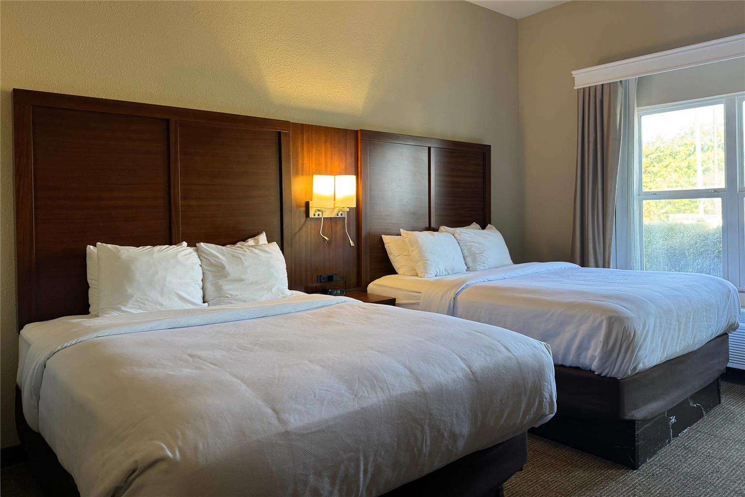COMFORT SUITES VICKSBURG-guestroom-Guest Room,On-Site.jpg