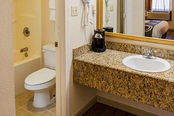  - Quality Inn Beach Biloxi
