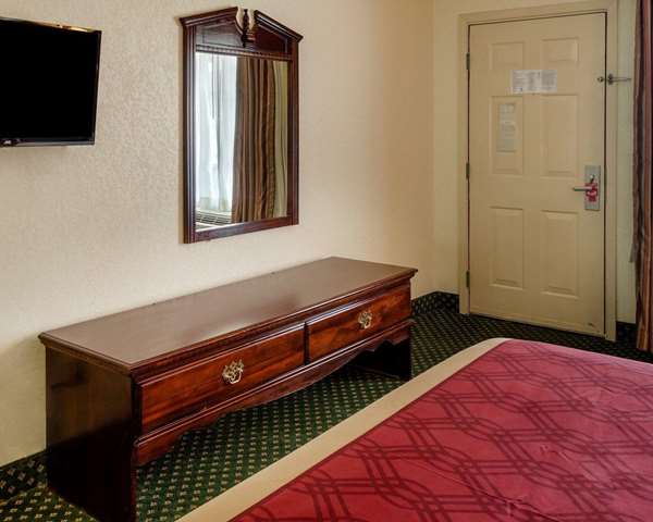  - Econo Lodge Inn & Suites Philadelphia