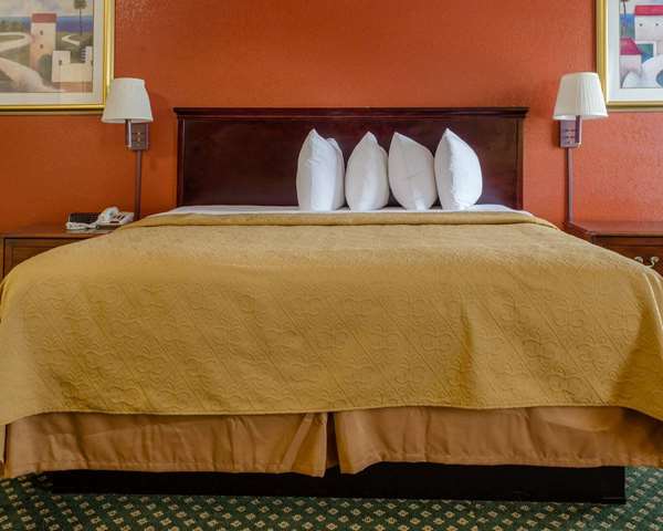  - Econo Lodge Inn & Suites Philadelphia