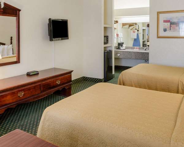  - Econo Lodge Inn & Suites Philadelphia