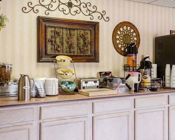 Amenities - Econo Lodge Inn & Suites Philadelphia