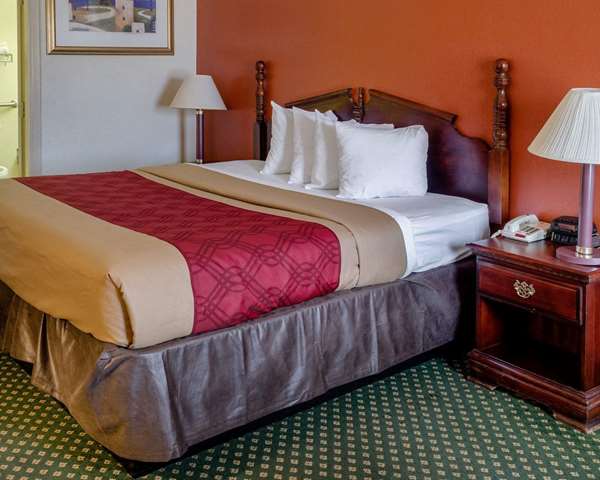  - Econo Lodge Inn & Suites Philadelphia