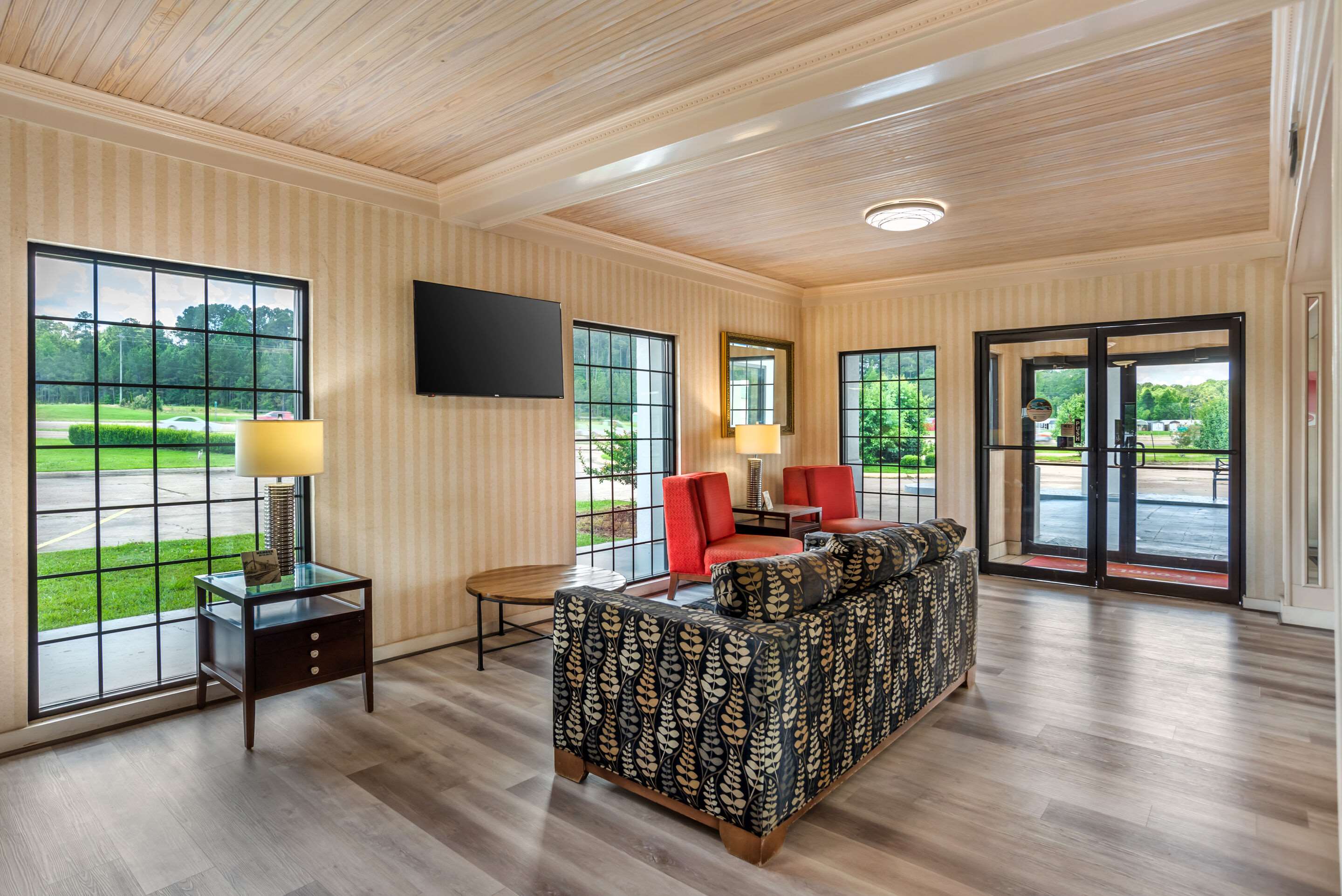 Hotel lobby | Econo Lodge Inn & Suites