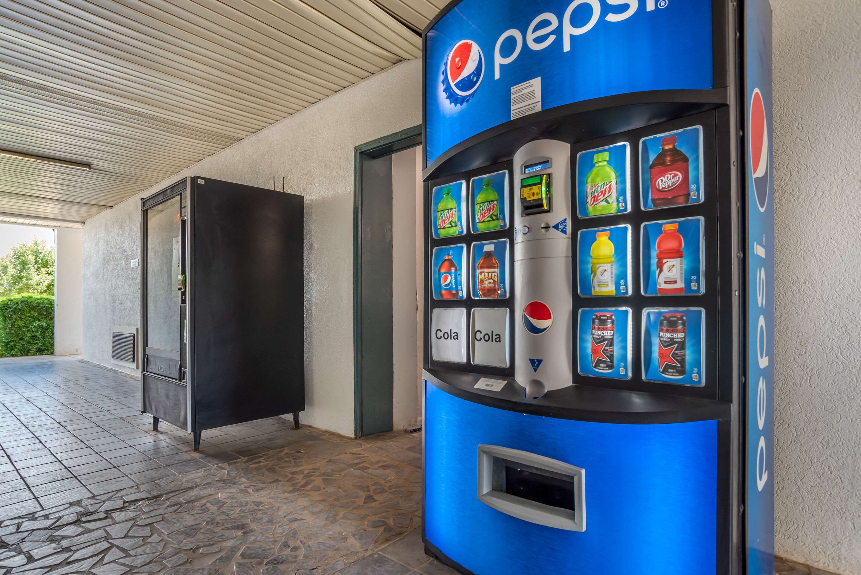 Hotel vending area | Econo Lodge Inn & Suites