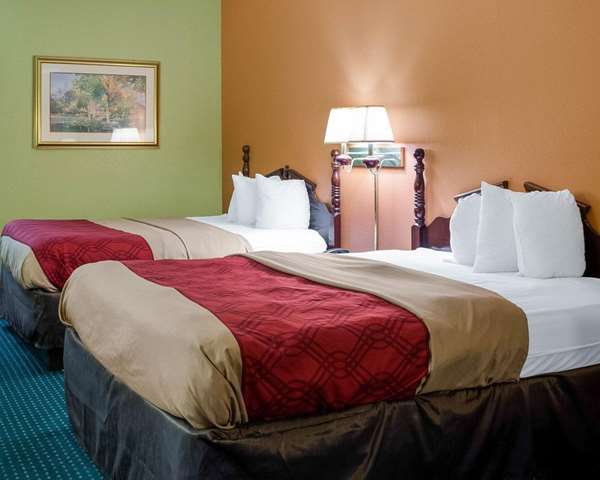  - Econo Lodge Canton