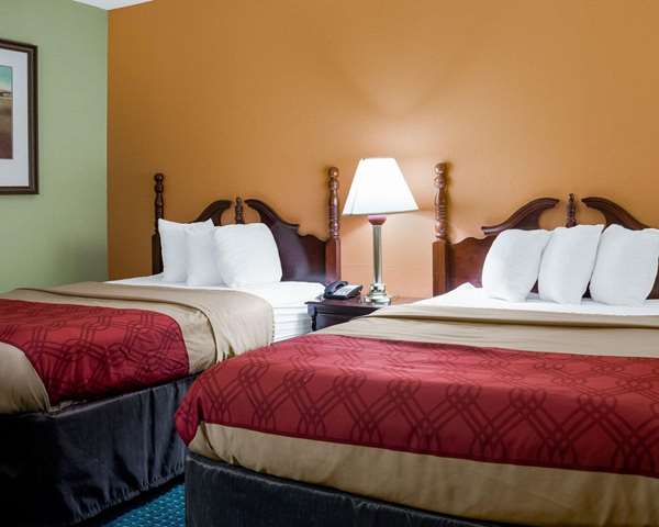  - Econo Lodge Canton