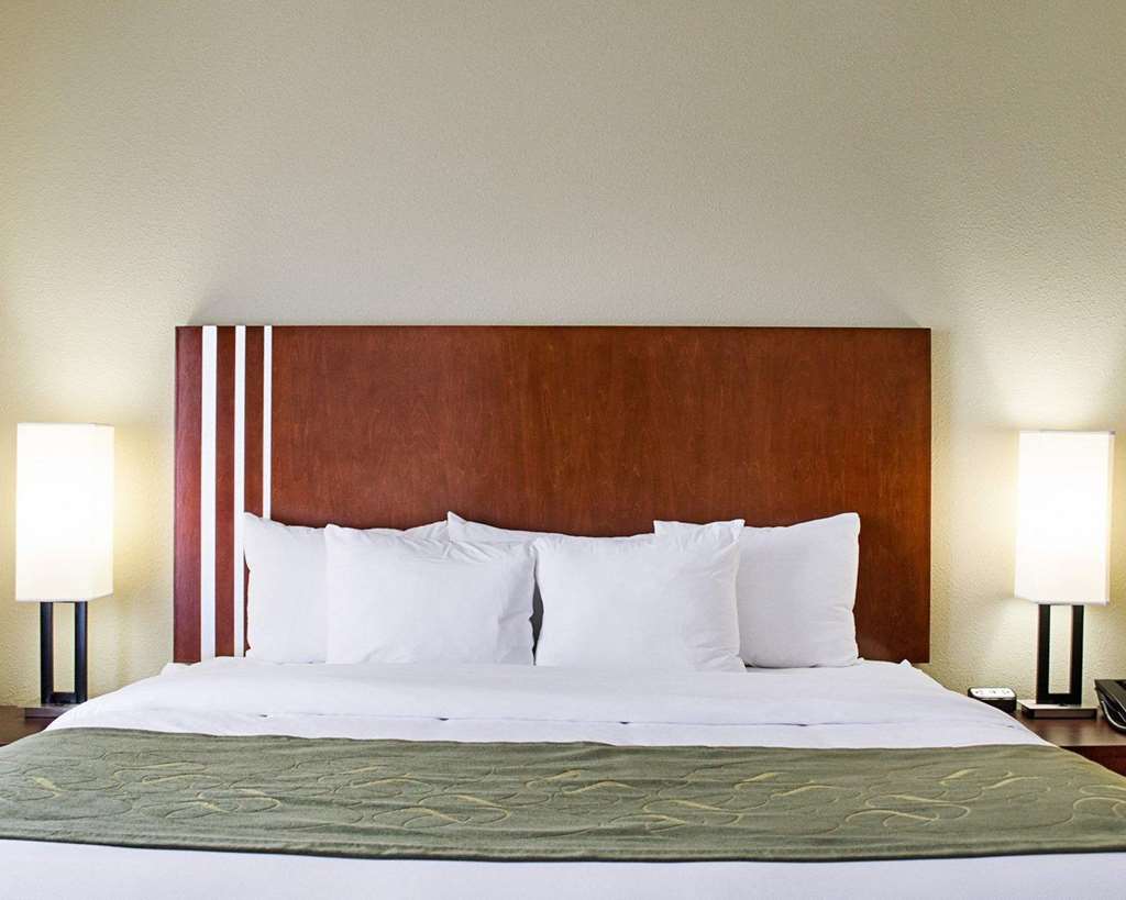 COMFORT SUITES GREENWOOD-guestroom-Guest Room,Suite,On-Site.jpg