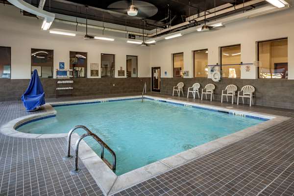 Pool - Comfort Suites Batesville - I-55, Exit 243