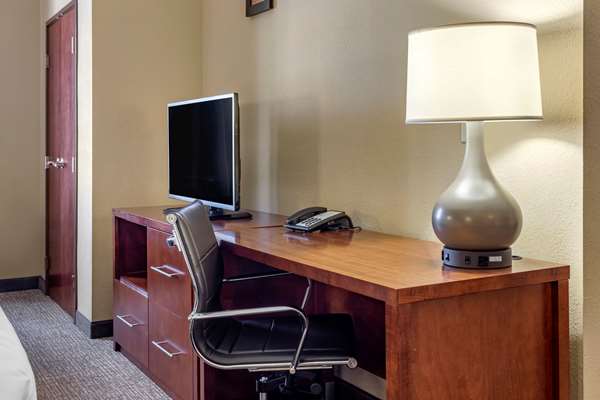 Suite - Comfort Suites Batesville - I-55, Exit 243