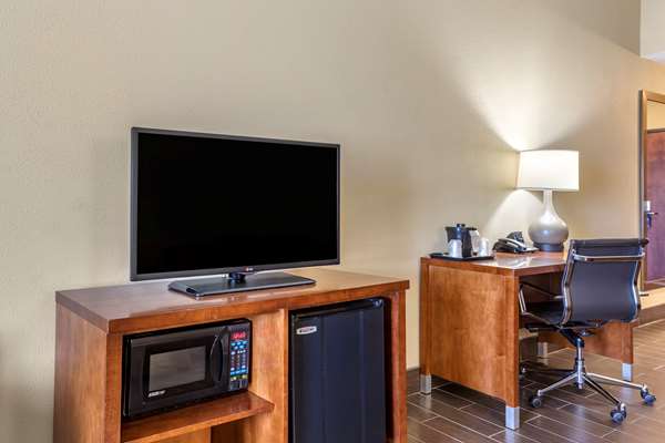 Suite - Comfort Suites Batesville - I-55, Exit 243