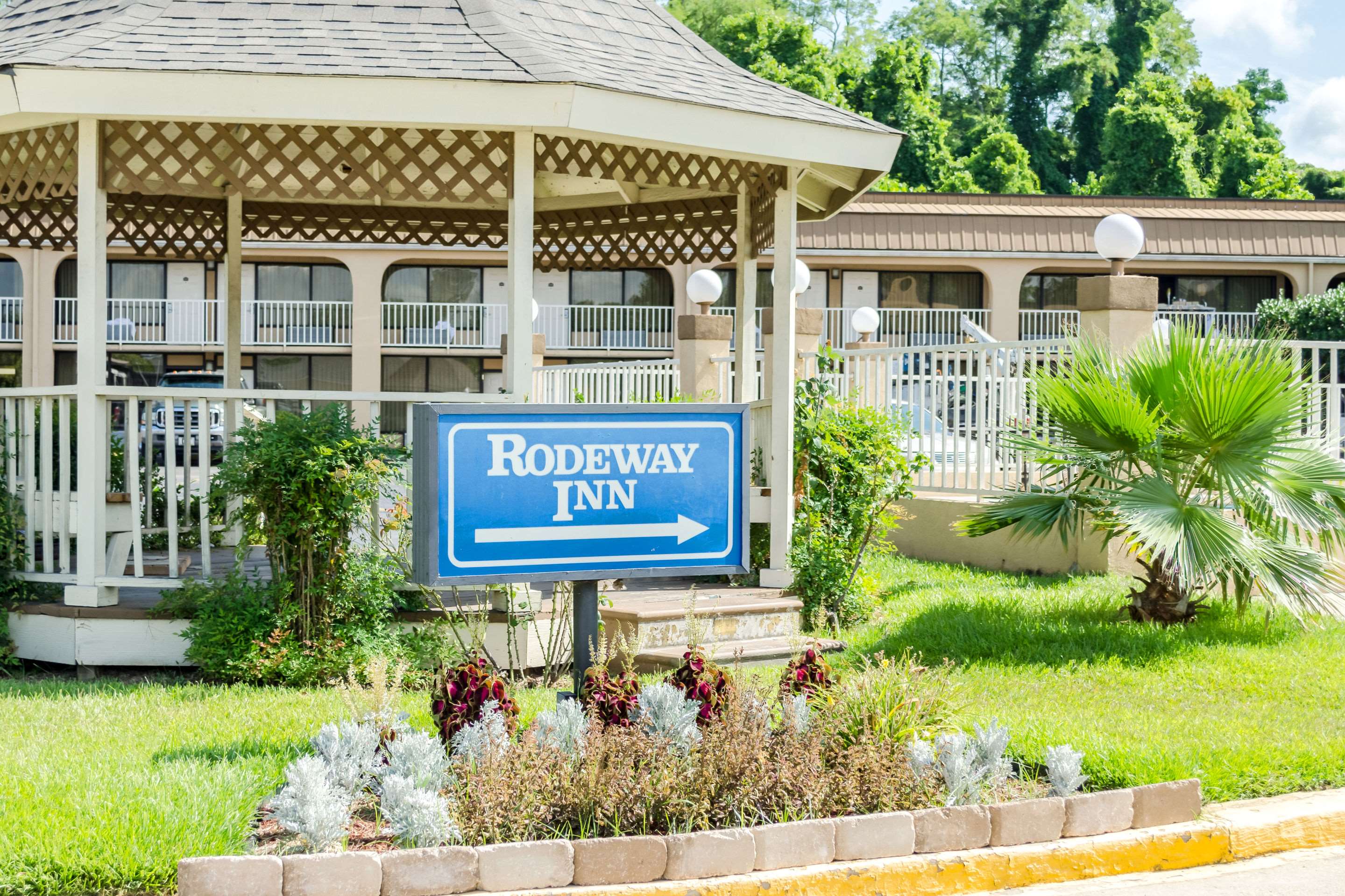 Hotel exterior | Rodeway Inn Vicksburg