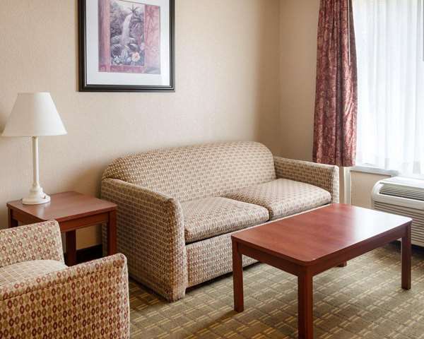 Suite - Quality Inn Louisville