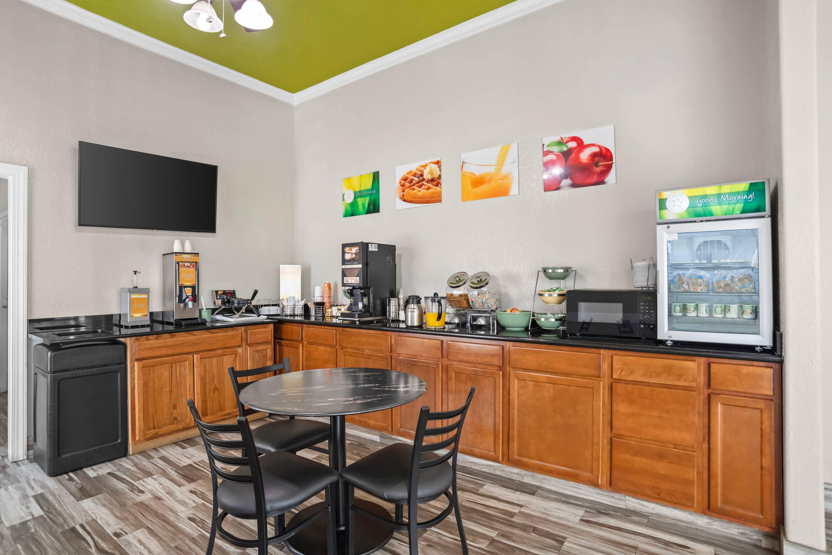 Breakfast area