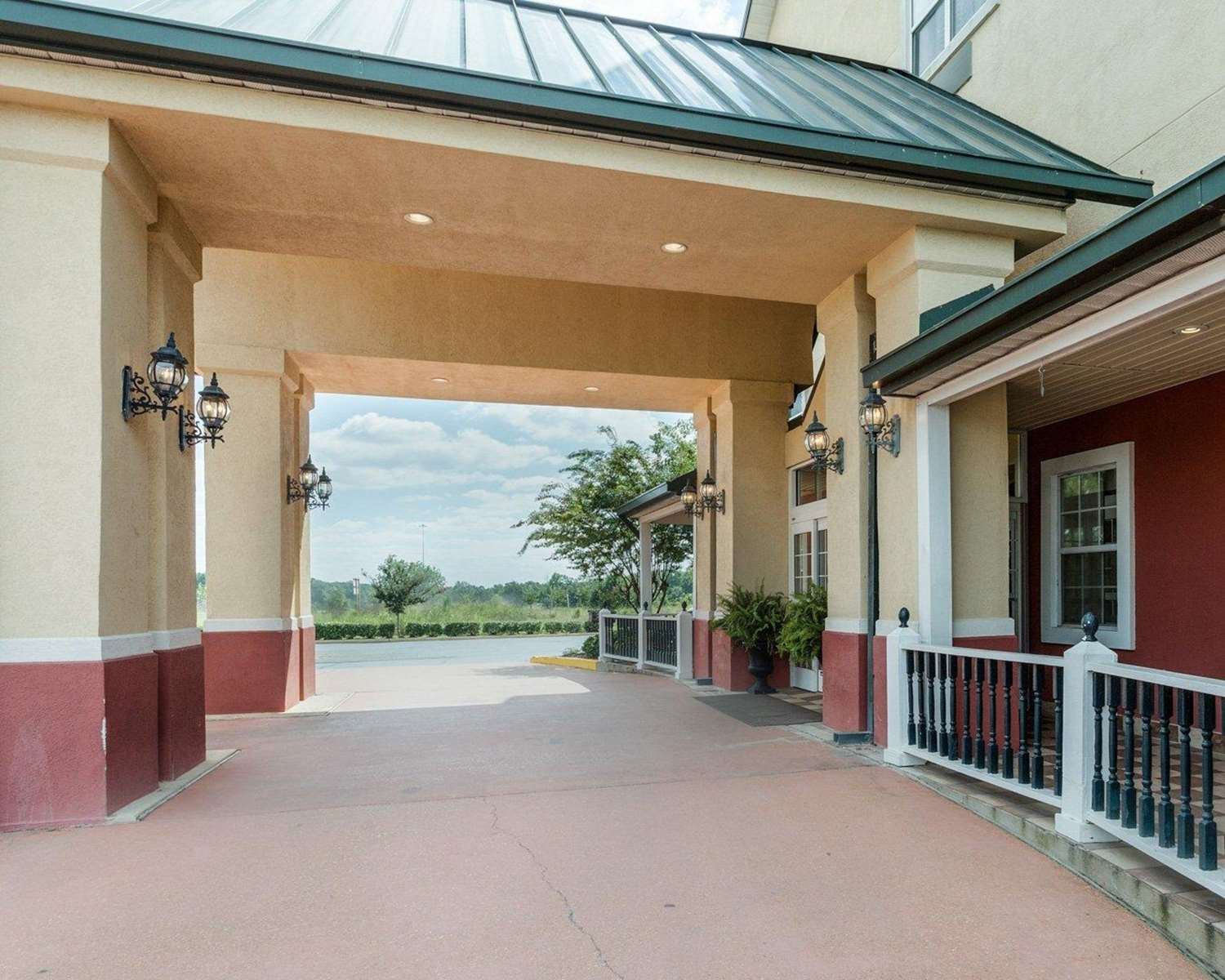 Comfort Inn Suites Grenada Ms See Discounts