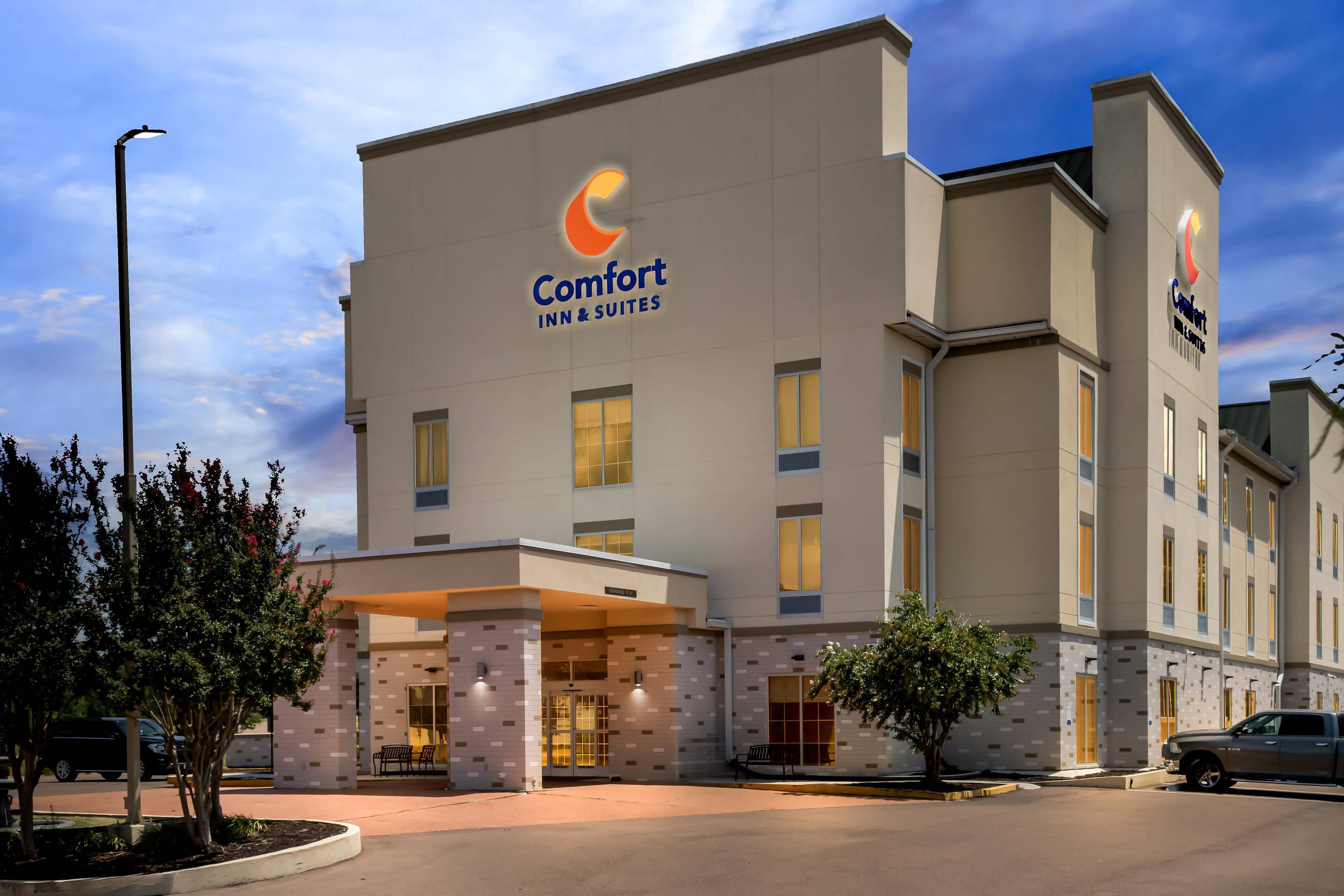 Twilight | Comfort Inn & Suites Grenada
