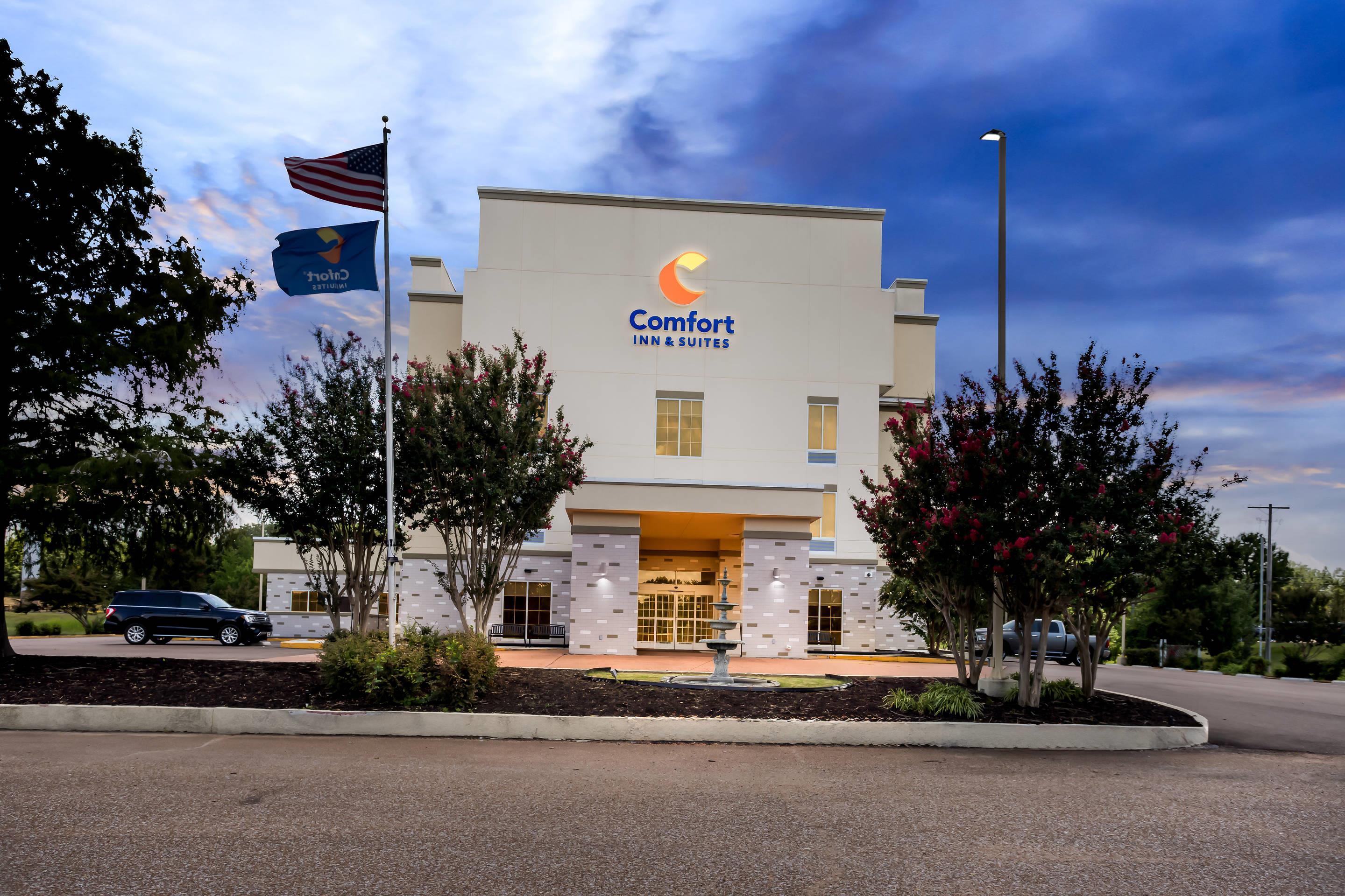 Twilight | Comfort Inn & Suites Grenada