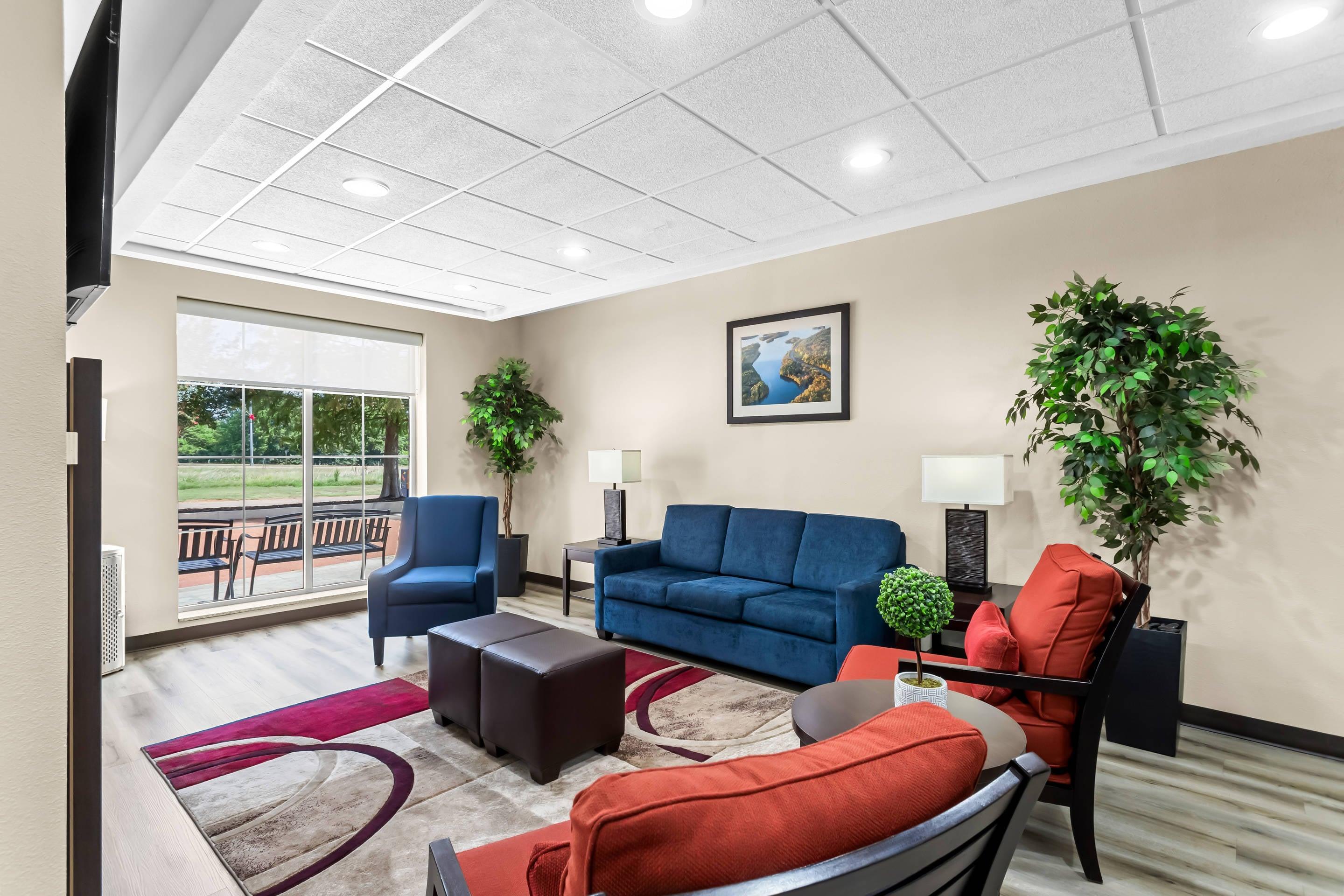 Hotel lobby | Comfort Inn & Suites Grenada