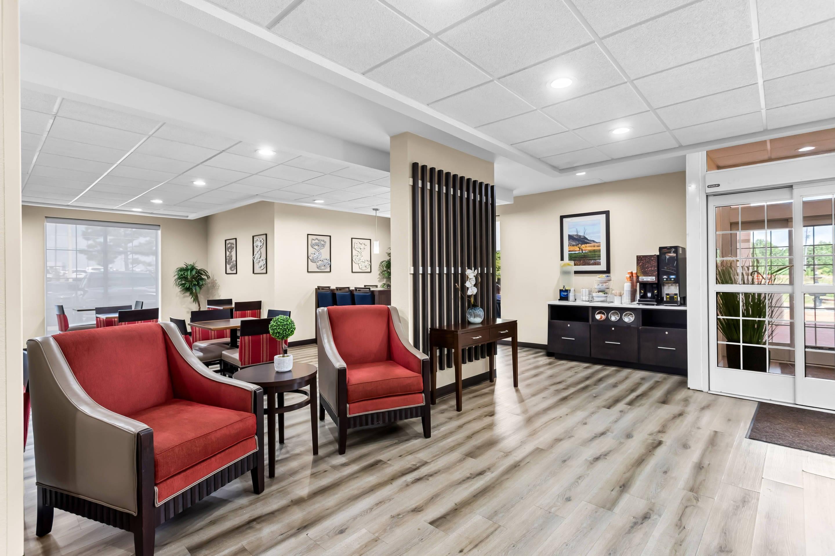 Hotel lobby | Comfort Inn & Suites Grenada