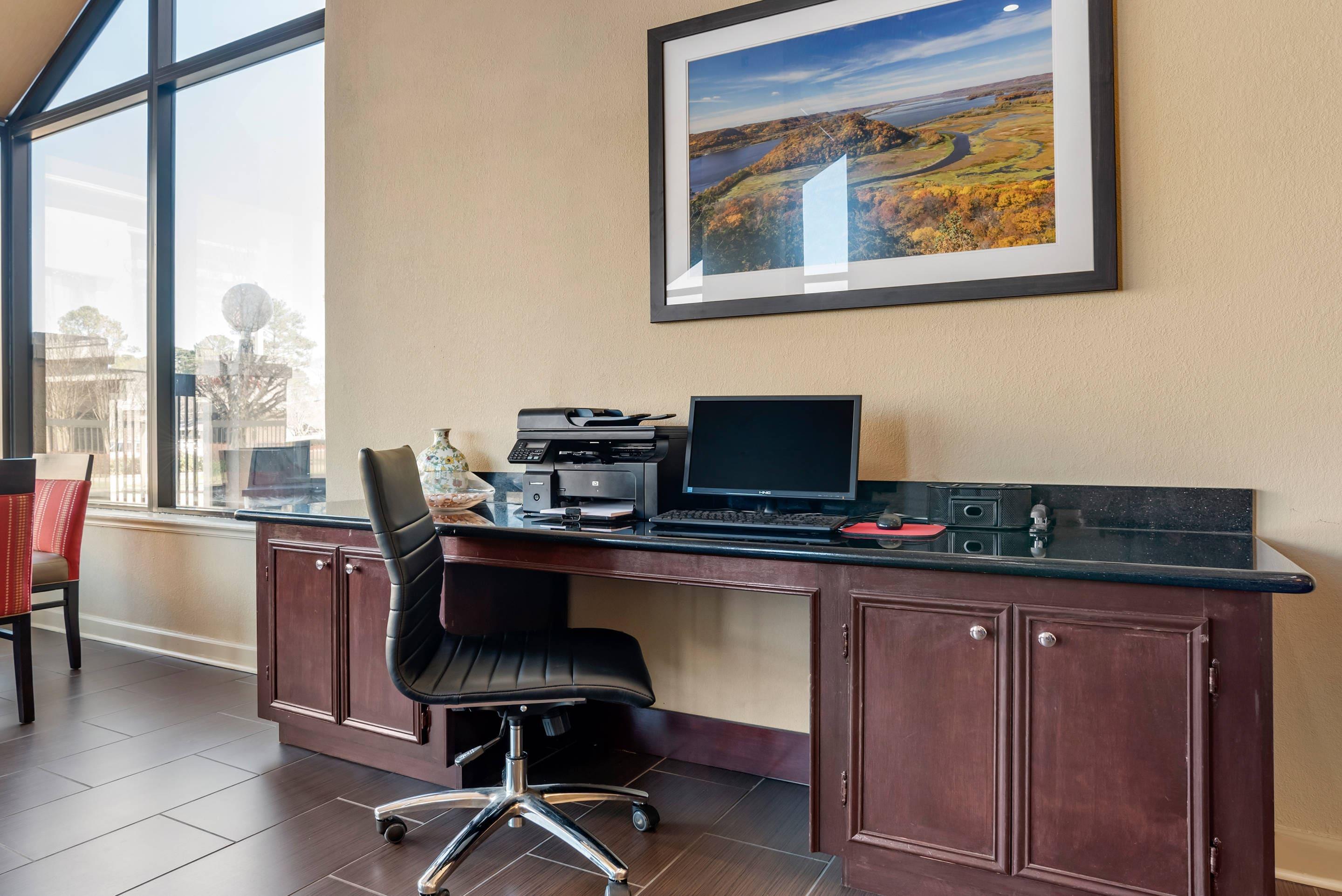Business center | Comfort Inn
