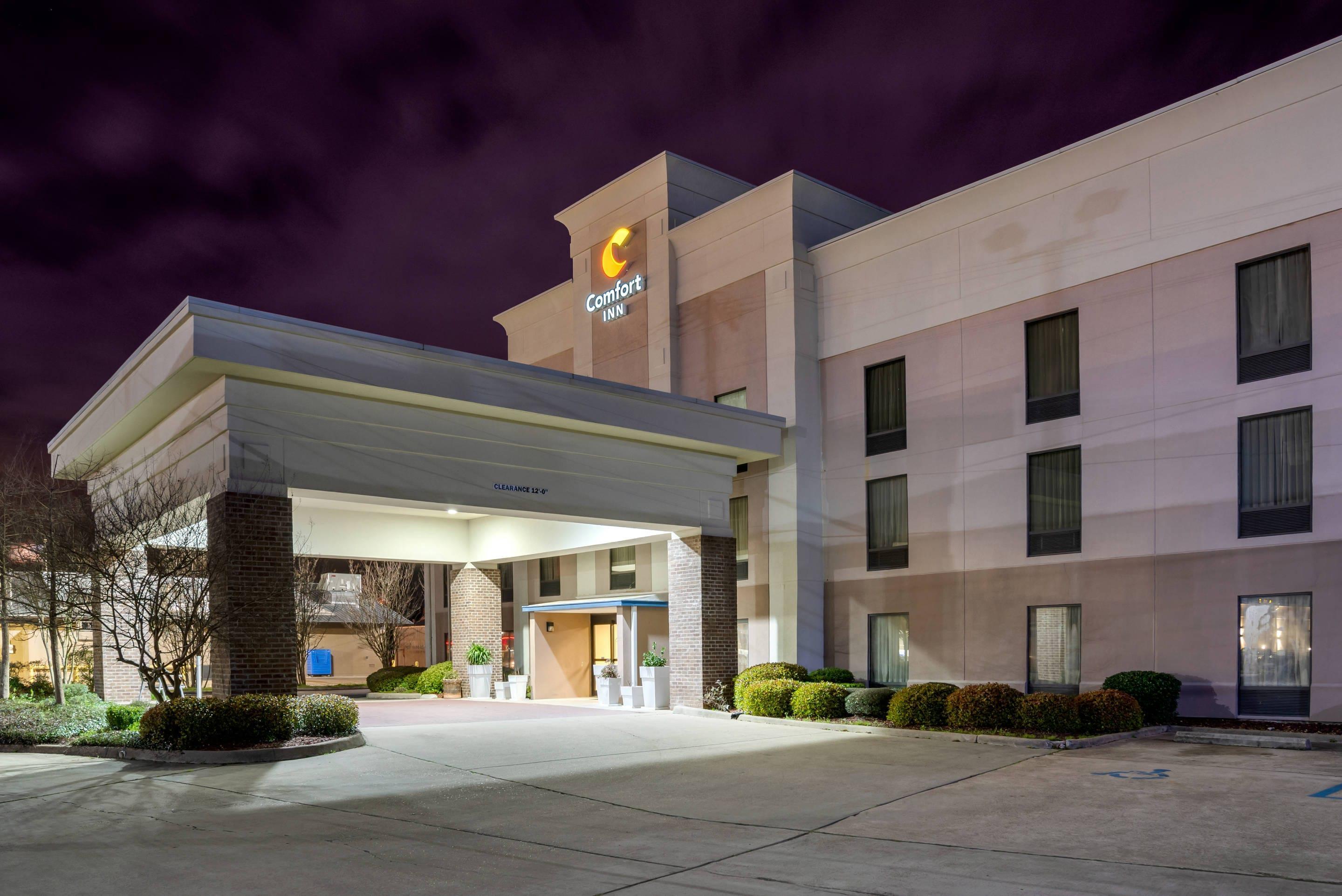 Hotel exterior | Comfort Inn