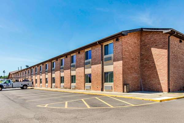 Exterior view - Quality Inn Batesville - I-55, Exit 243