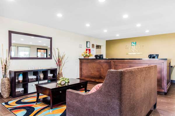  - Quality Inn Batesville - I-55, Exit 243