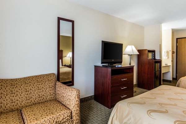  - Quality Inn Batesville - I-55, Exit 243