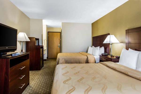  - Quality Inn Batesville - I-55, Exit 243