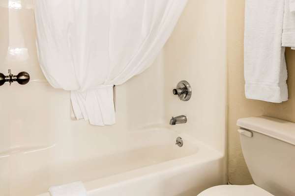  - Quality Inn Batesville - I-55, Exit 243