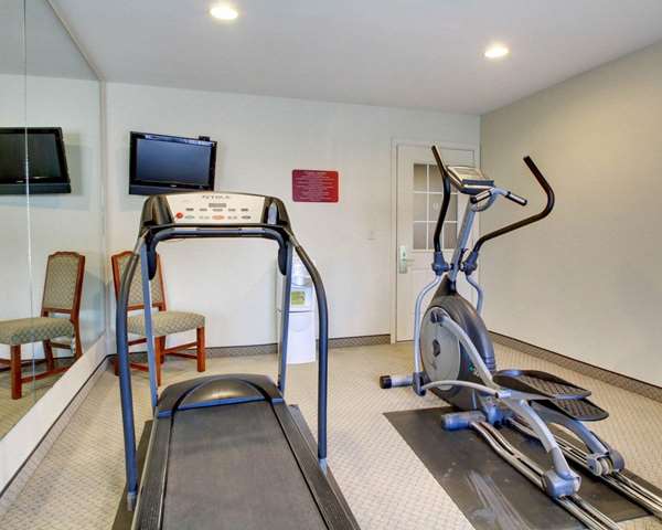 Fitness/ Exercise Room - Econo Lodge Flowood
