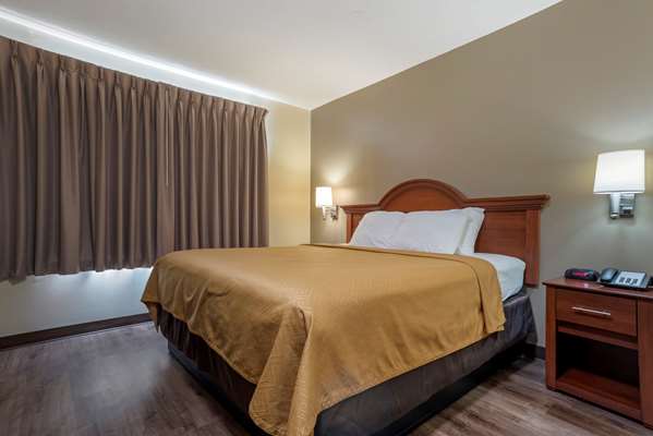 Suite - Econo Lodge Flowood