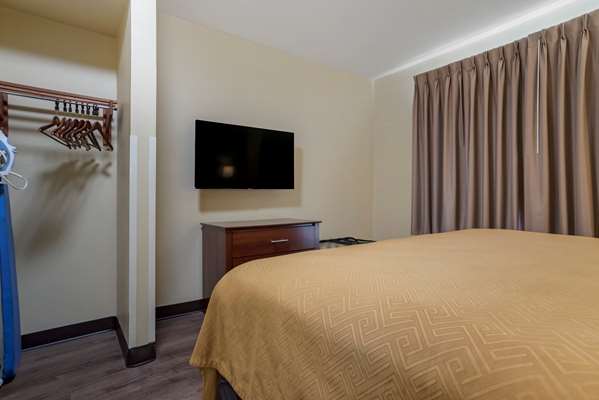 Suite - Econo Lodge Flowood